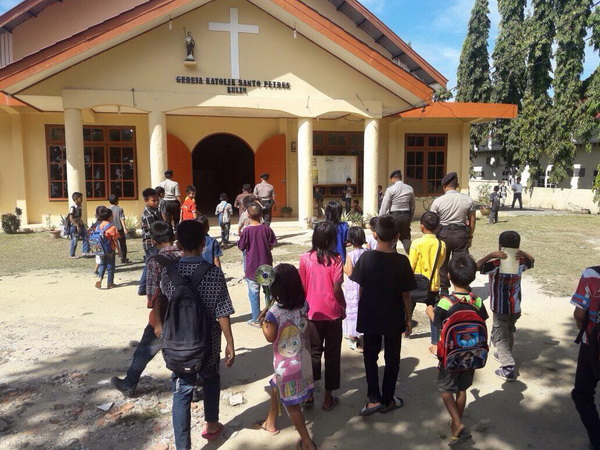 Sabhara Polresta Pekanbaru Laksanakan Patroli Gereja